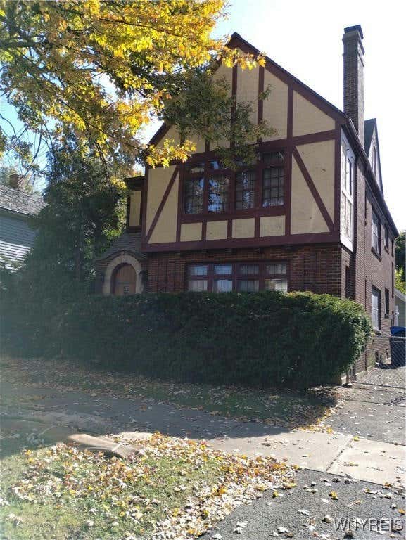 1011 CLEVELAND AVE, NIAGARA FALLS, NY 14305, photo 1 of 17