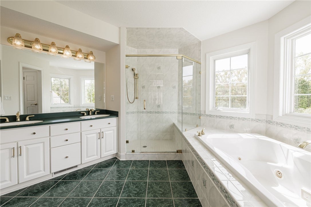 Webster, New York, 14580, United States, 4 Bedrooms Bedrooms, ,5 BathroomsBathrooms,Residential,Active,1953264