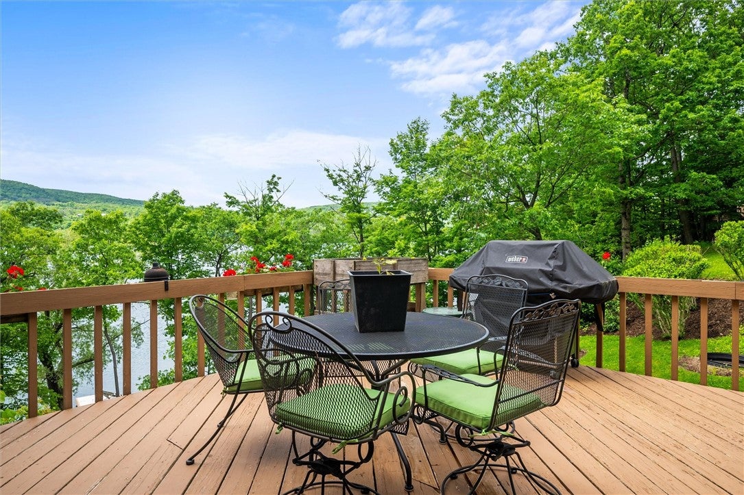 Middlesex, New York, 14507, United States, 3 Bedrooms Bedrooms, ,3 BathroomsBathrooms,Residential,Pending,1905120