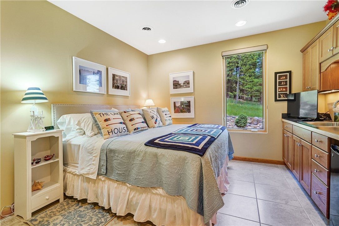 Hammondsport, New York, 14840, United States, 4 Bedrooms Bedrooms, ,5 BathroomsBathrooms,Residential,Active,1824033