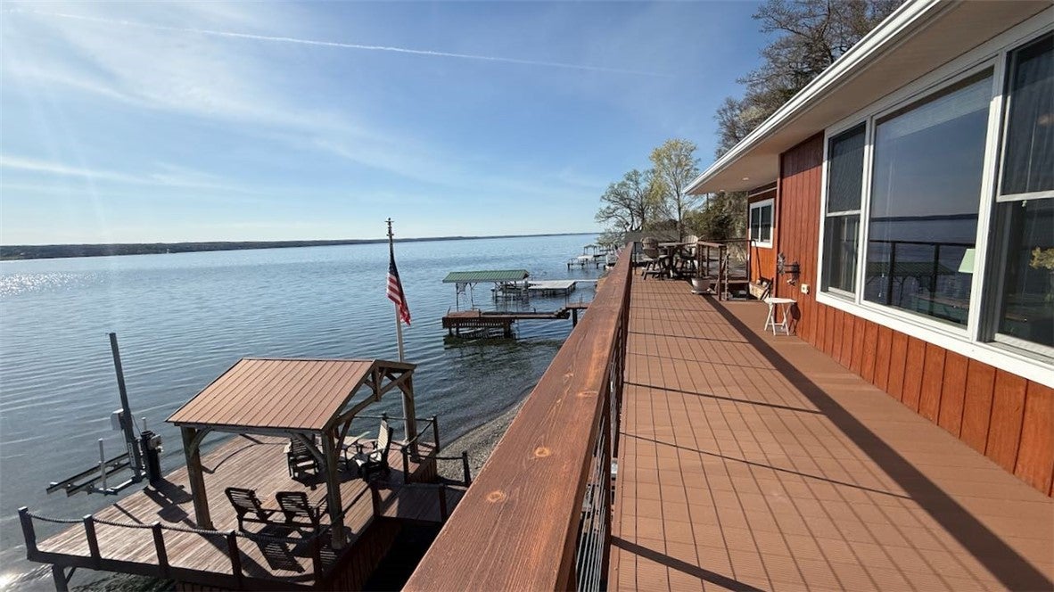 King Ferry, New York, 13081, United States, ,3 BathroomsBathrooms,Residential,Active,1798177
