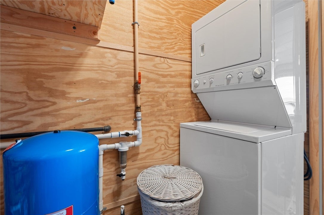 King Ferry, New York, 13081, United States, ,3 BathroomsBathrooms,Residential,Active,1798177
