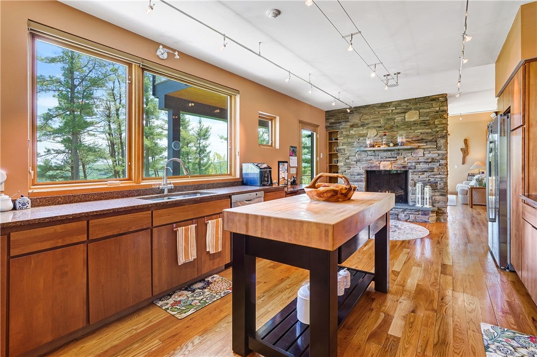 Hammondsport, New York, 14840, United States, 4 Bedrooms Bedrooms, ,5 BathroomsBathrooms,Residential,Active,1824033