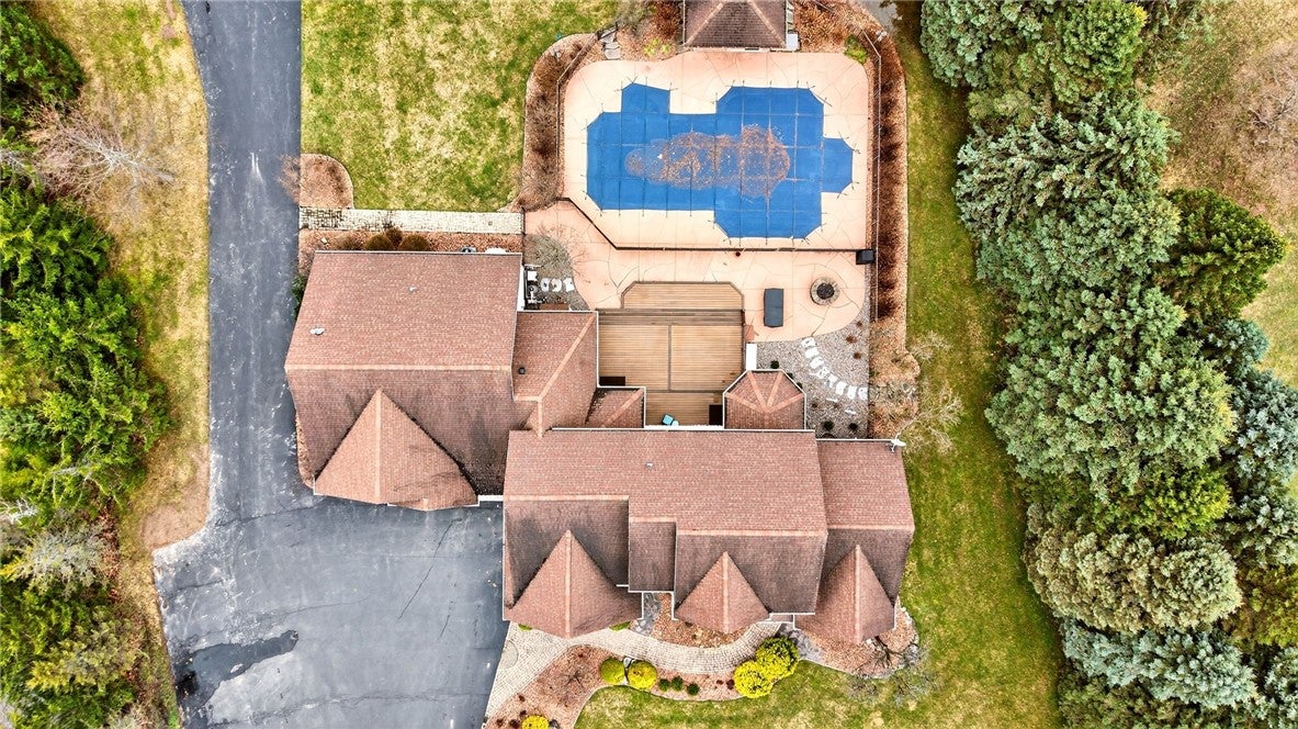 Webster, New York, 14580, United States, 7 Bedrooms Bedrooms, ,5 BathroomsBathrooms,Residential,Active,2030072