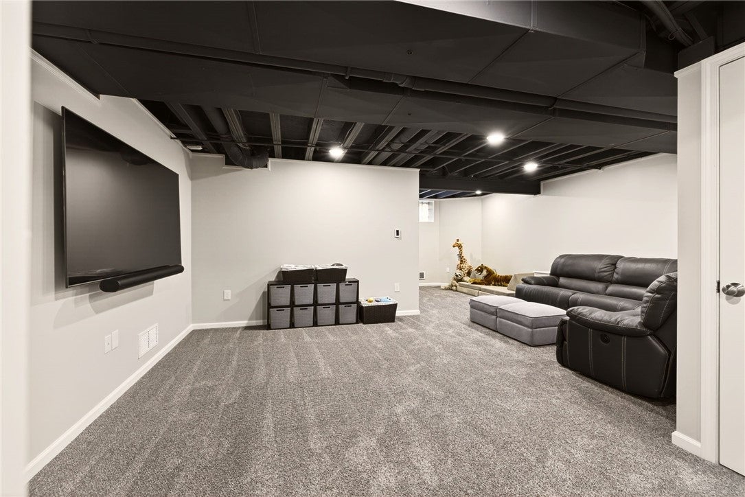 Webster, New York, 14580, United States, 7 Bedrooms Bedrooms, ,5 BathroomsBathrooms,Residential,Active,2030072