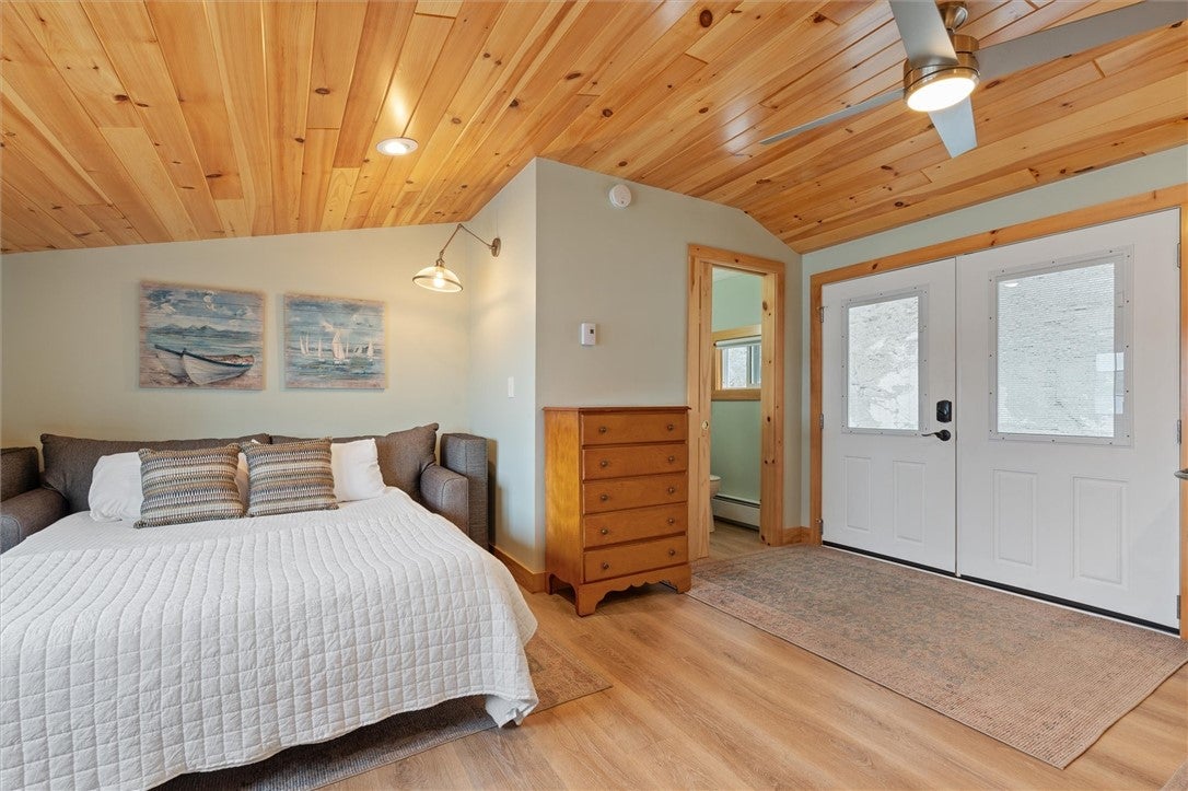 King Ferry, New York, 13081, United States, ,3 BathroomsBathrooms,Residential,Active,1798177