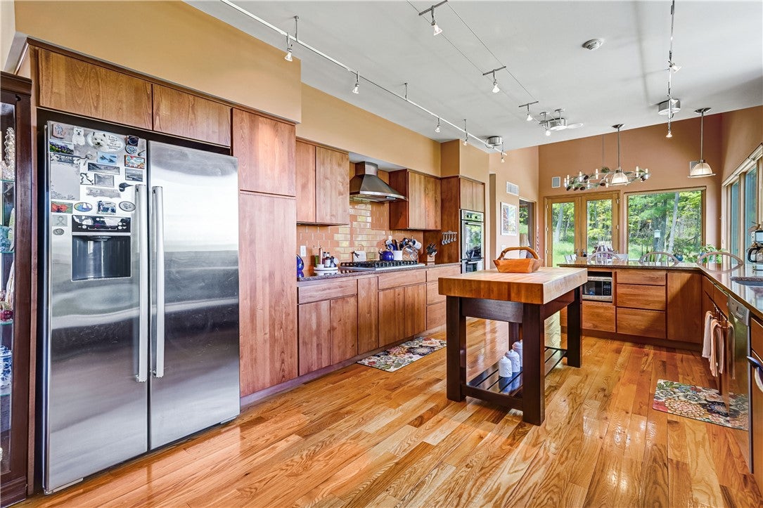 Hammondsport, New York, 14840, United States, 4 Bedrooms Bedrooms, ,5 BathroomsBathrooms,Residential,Active,1824033
