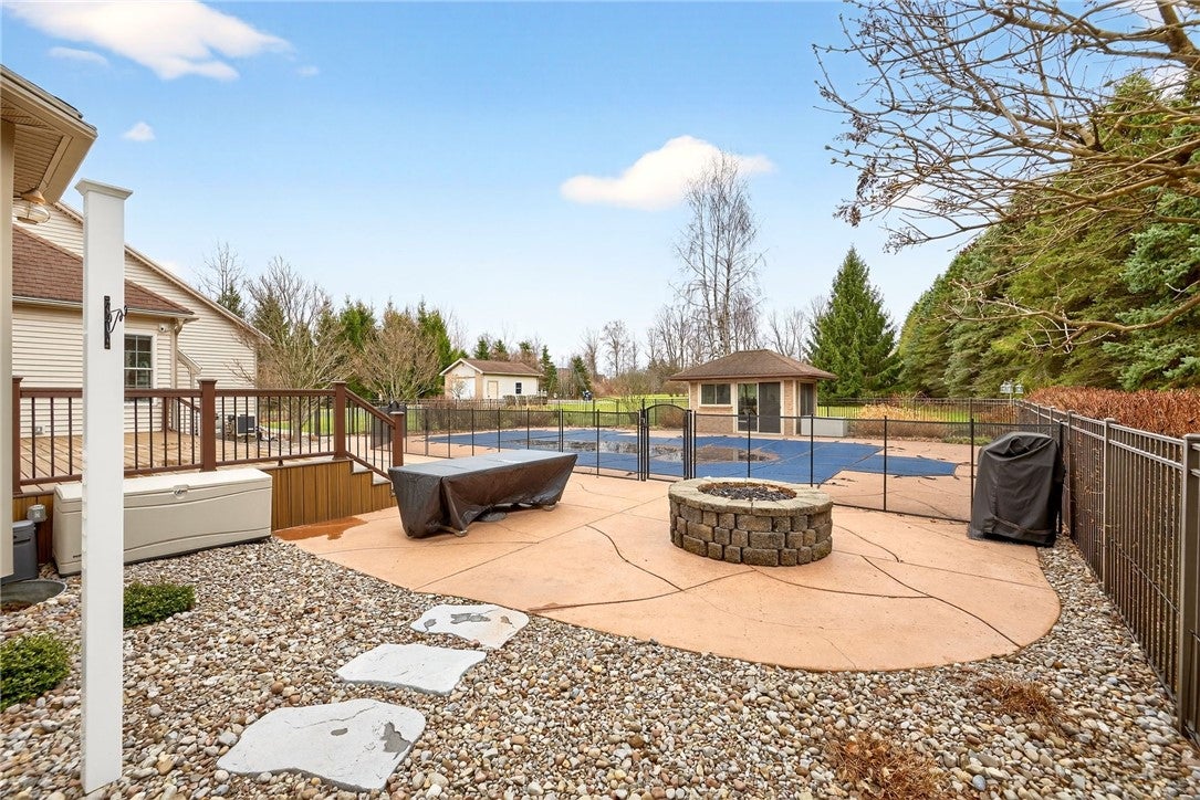 Webster, New York, 14580, United States, 7 Bedrooms Bedrooms, ,5 BathroomsBathrooms,Residential,Active,2030072