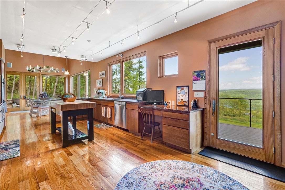 Hammondsport, New York, 14840, United States, 4 Bedrooms Bedrooms, ,5 BathroomsBathrooms,Residential,Active,1824033