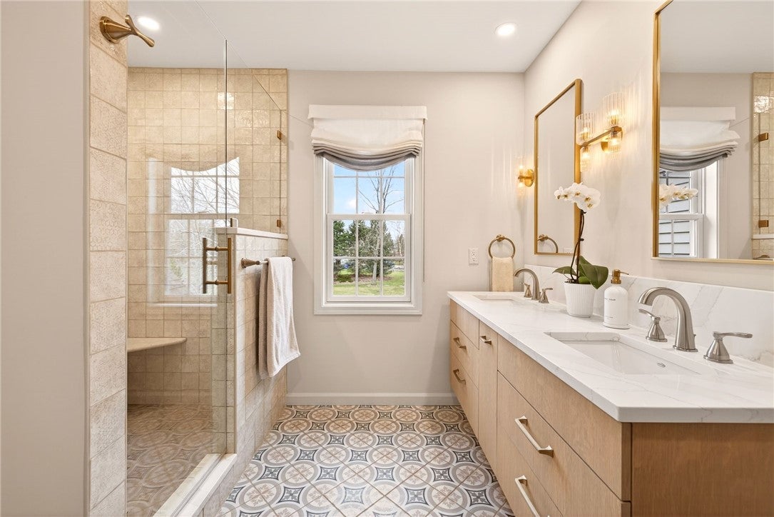 Webster, New York, 14580, United States, 7 Bedrooms Bedrooms, ,5 BathroomsBathrooms,Residential,Active,2030072