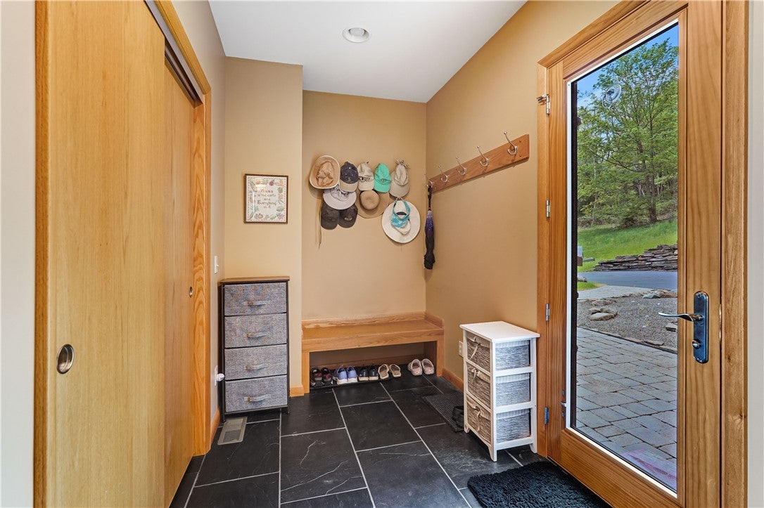 Hammondsport, New York, 14840, United States, 4 Bedrooms Bedrooms, ,5 BathroomsBathrooms,Residential,Active,1824033