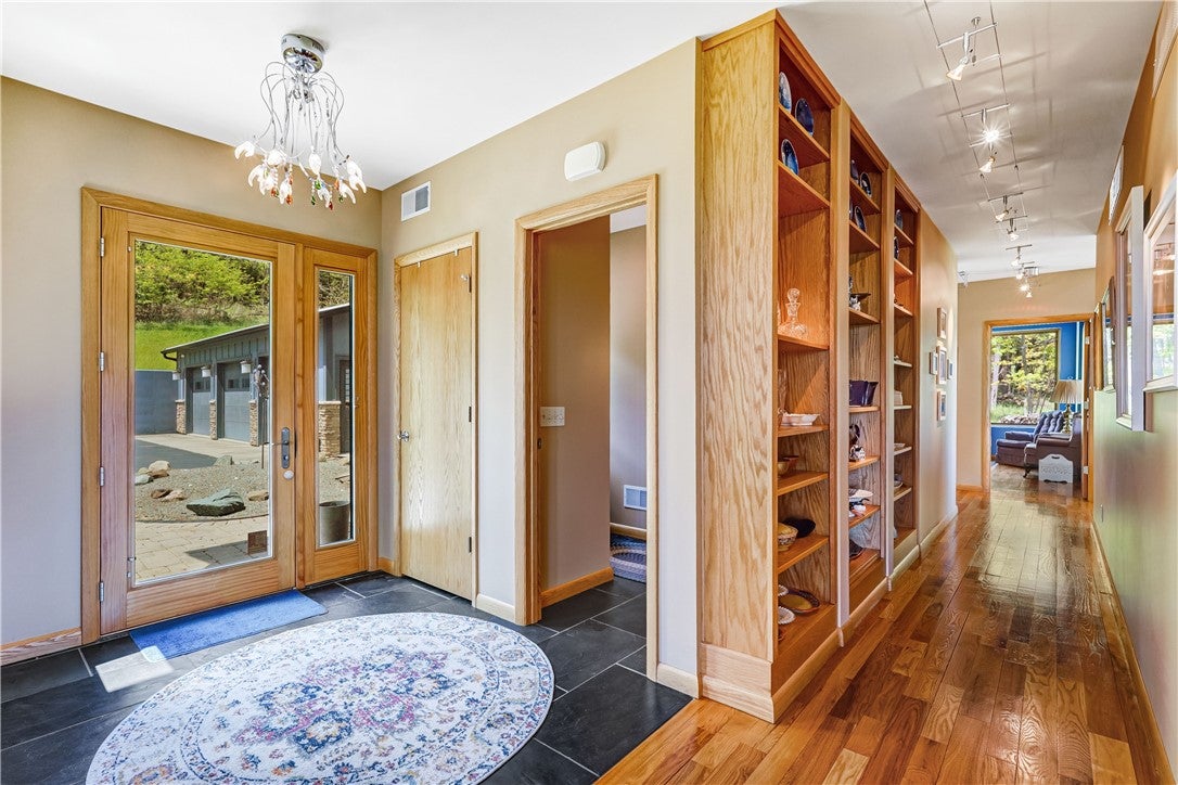 Hammondsport, New York, 14840, United States, 4 Bedrooms Bedrooms, ,5 BathroomsBathrooms,Residential,Active,1824033