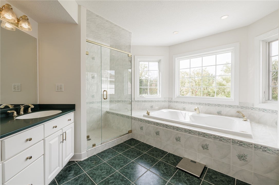 Webster, New York, 14580, United States, 4 Bedrooms Bedrooms, ,5 BathroomsBathrooms,Residential,Active,1953264