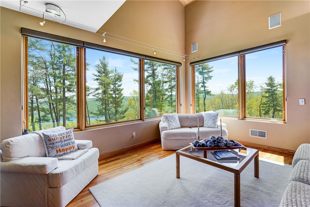 Hammondsport, New York, 14840, United States, 4 Bedrooms Bedrooms, ,5 BathroomsBathrooms,Residential,Active,1824033