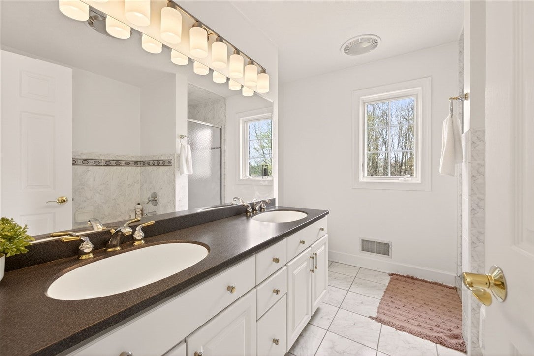 Webster, New York, 14580, United States, 4 Bedrooms Bedrooms, ,4 BathroomsBathrooms,Residential,Active,2041381