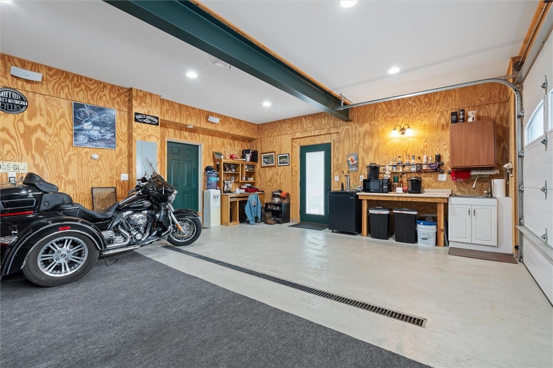 King Ferry, New York, 13081, United States, ,3 BathroomsBathrooms,Residential,Active,1798177