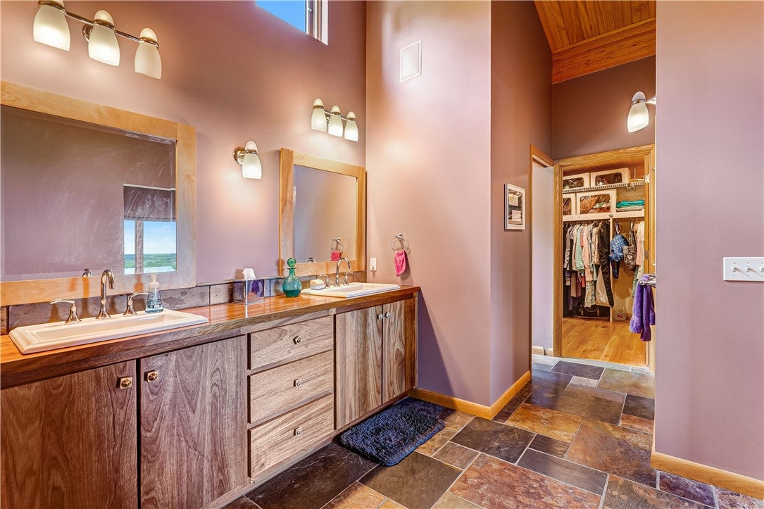 Hammondsport, New York, 14840, United States, 4 Bedrooms Bedrooms, ,5 BathroomsBathrooms,Residential,Active,1824033