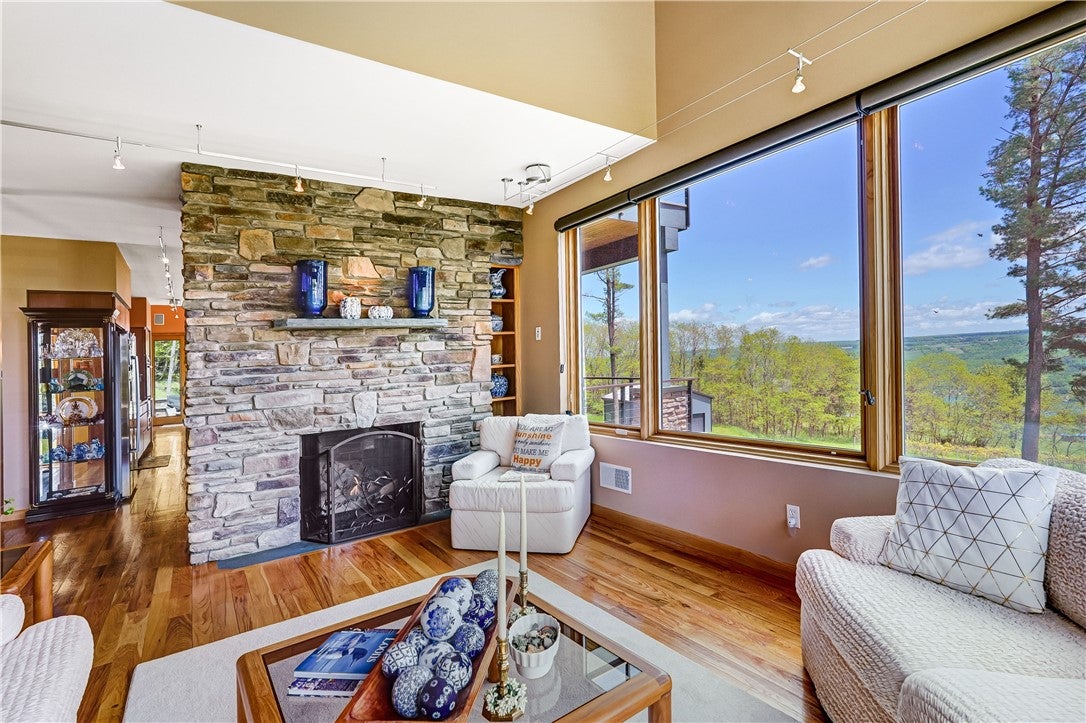 Hammondsport, New York, 14840, United States, 4 Bedrooms Bedrooms, ,5 BathroomsBathrooms,Residential,Active,1824033