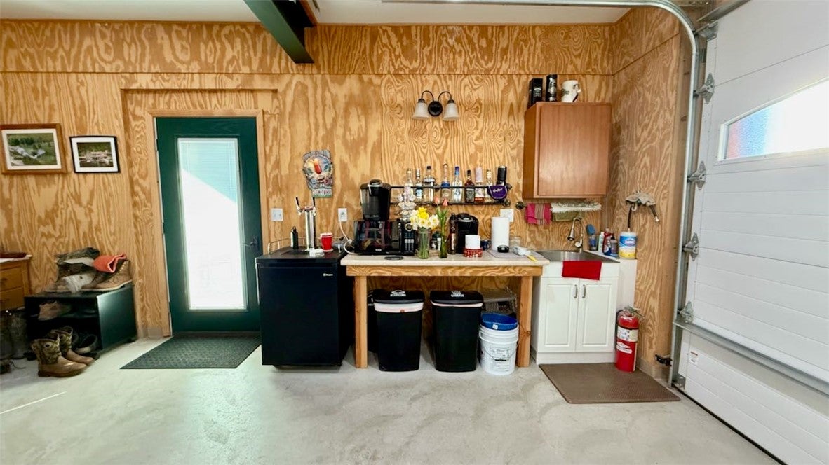 King Ferry, New York, 13081, United States, ,3 BathroomsBathrooms,Residential,Active,1798177