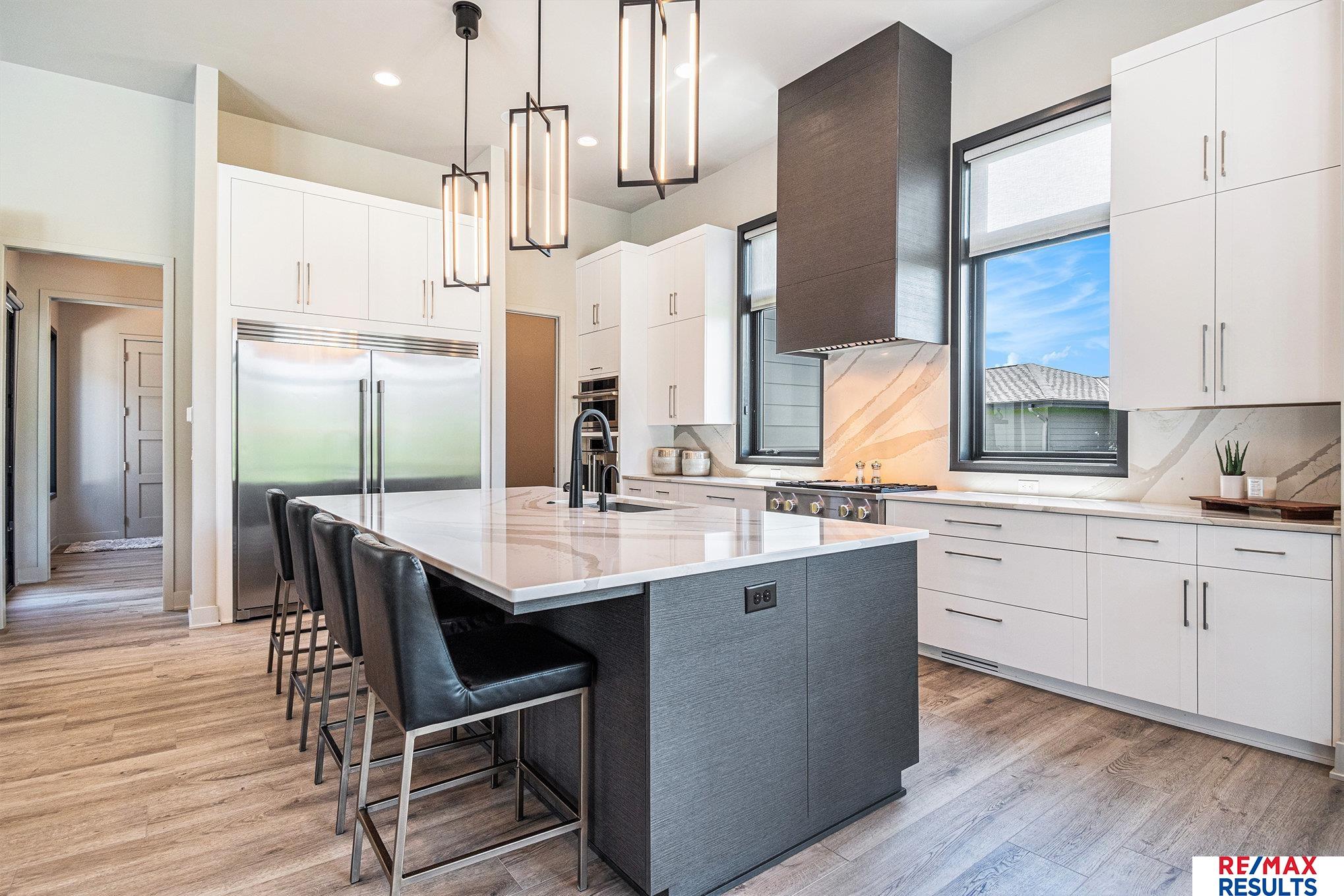 Elkhorn, Nebraska, 68022, United States, 5 Bedrooms Bedrooms, ,7 BathroomsBathrooms,Residential,Pending,1953673