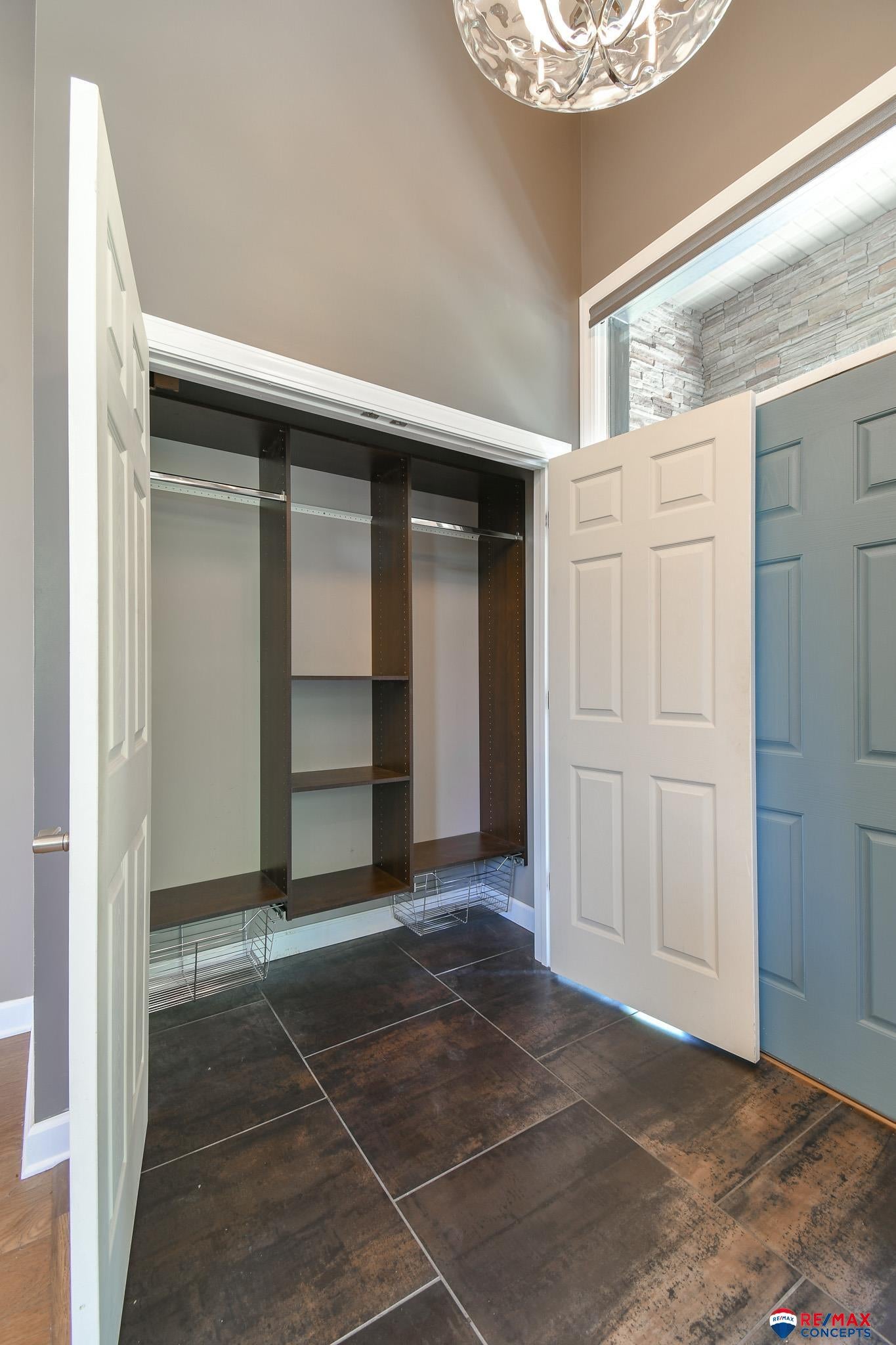 Lincoln, Nebraska, 68523, United States, 5 Bedrooms Bedrooms, ,5 BathroomsBathrooms,Residential,Active,1884993