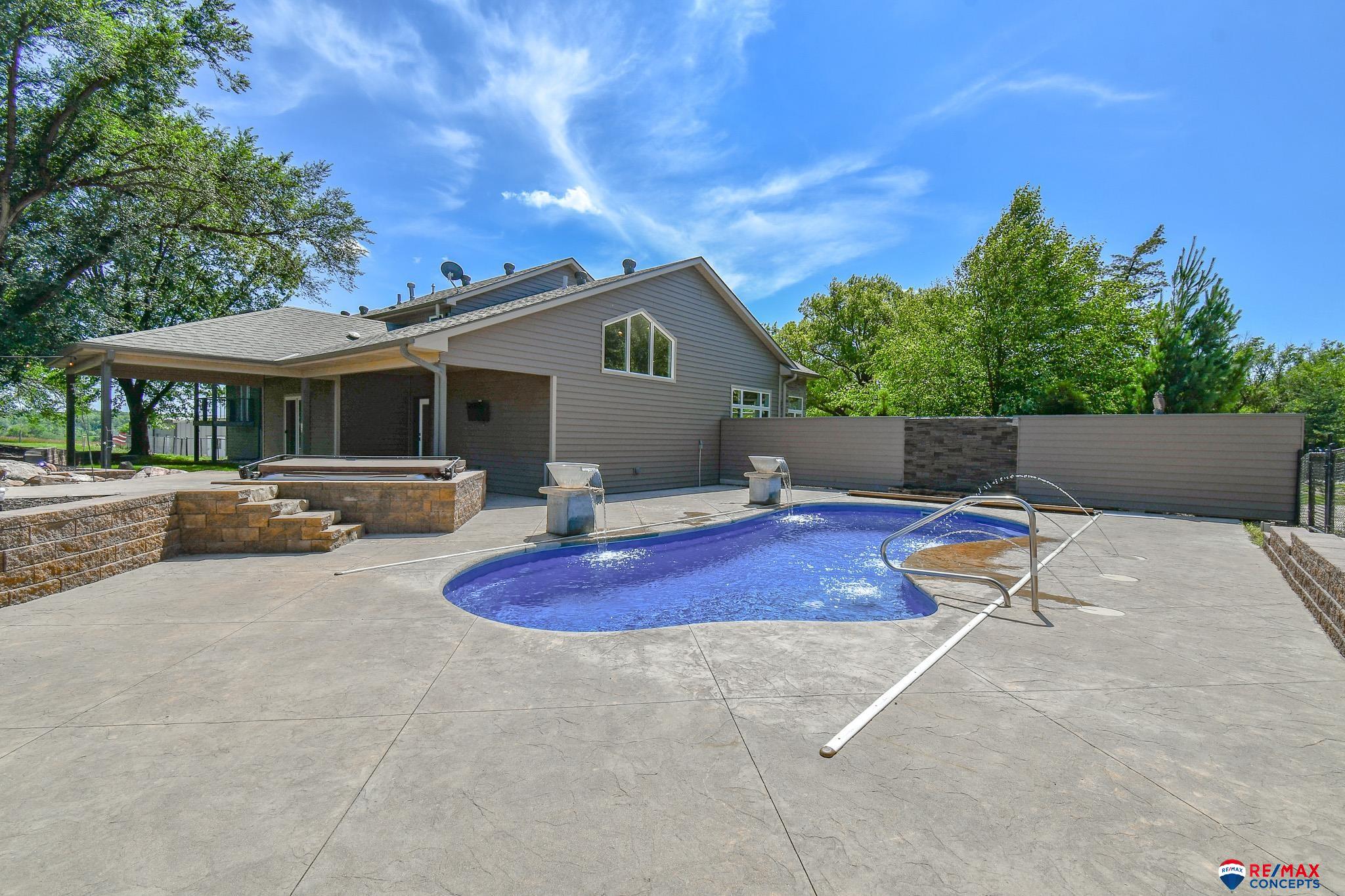 Lincoln, Nebraska, 68523, United States, 5 Bedrooms Bedrooms, ,5 BathroomsBathrooms,Residential,Active,1884993