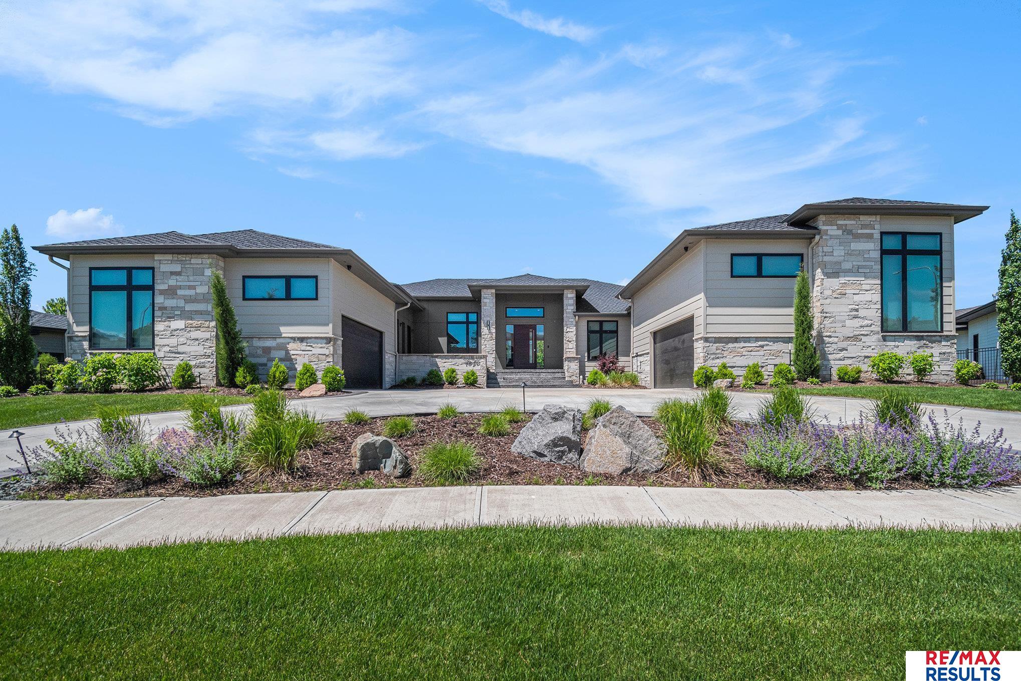 Elkhorn, Nebraska, 68022, United States, 5 Bedrooms Bedrooms, ,7 BathroomsBathrooms,Residential,Pending,1953673