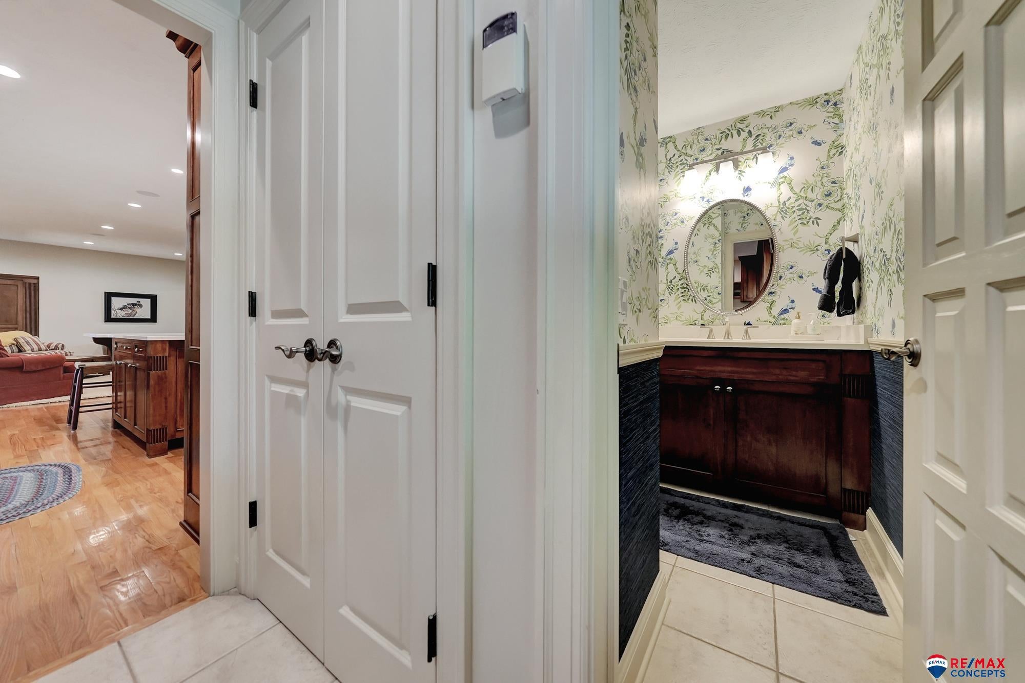 Lincoln, Nebraska, 68520, United States, 3 Bedrooms Bedrooms, ,5 BathroomsBathrooms,Residential,Active,1820460