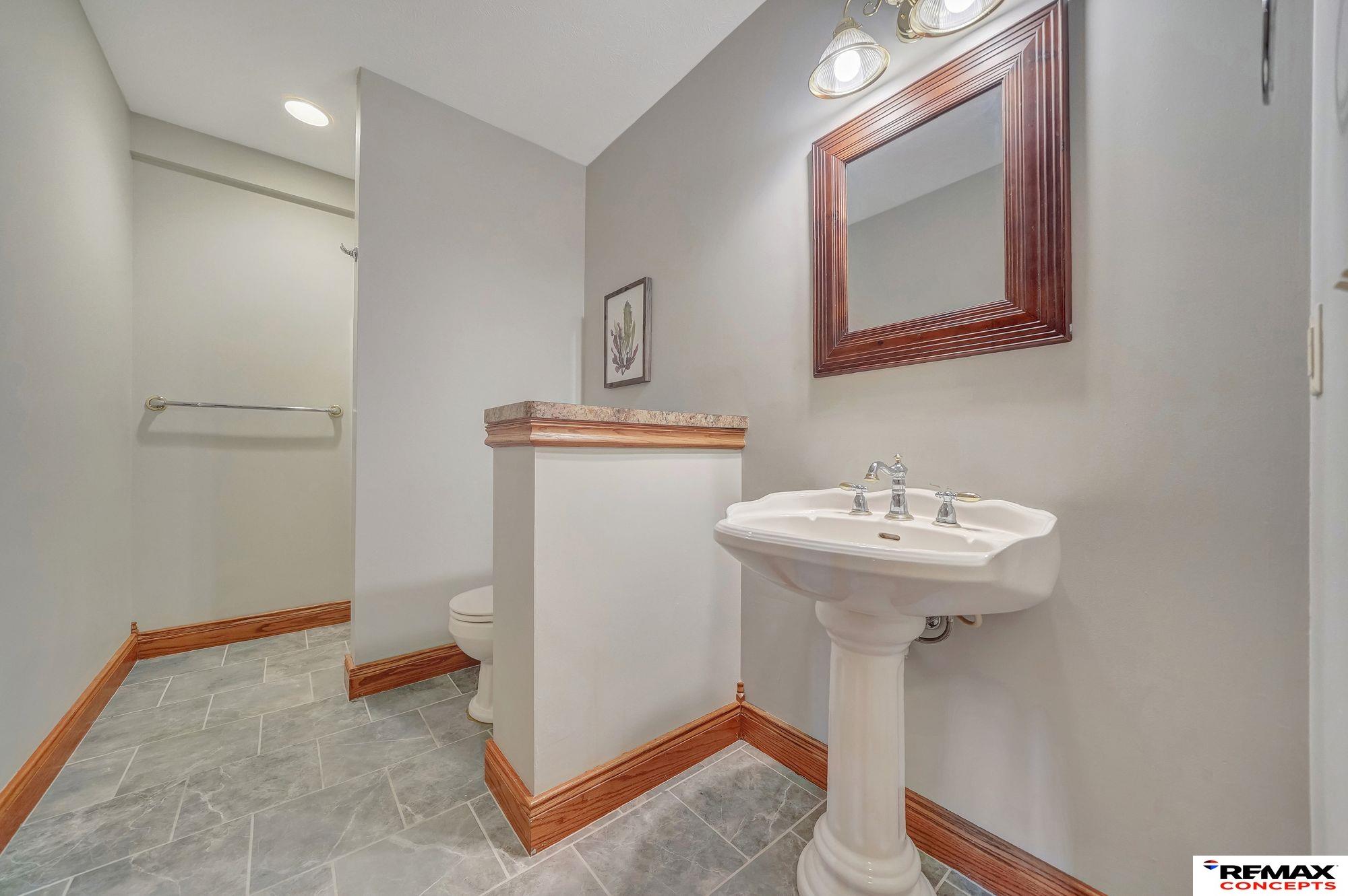 Roca, Nebraska, 68430, United States, 7 Bedrooms Bedrooms, ,4 BathroomsBathrooms,Residential,Active,1954025