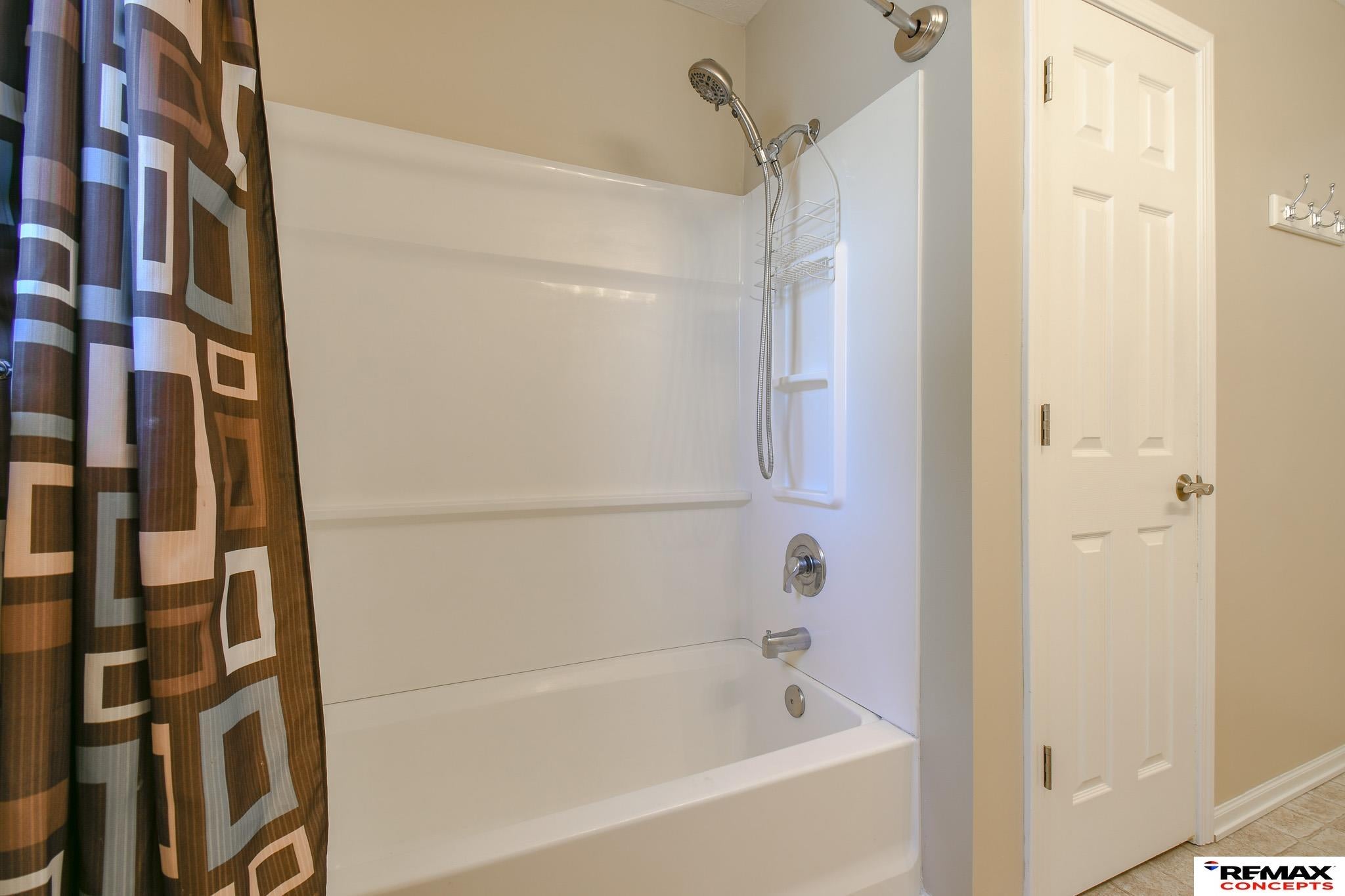 Lincoln, Nebraska, 68523, United States, 5 Bedrooms Bedrooms, ,5 BathroomsBathrooms,Residential,Active,1884993