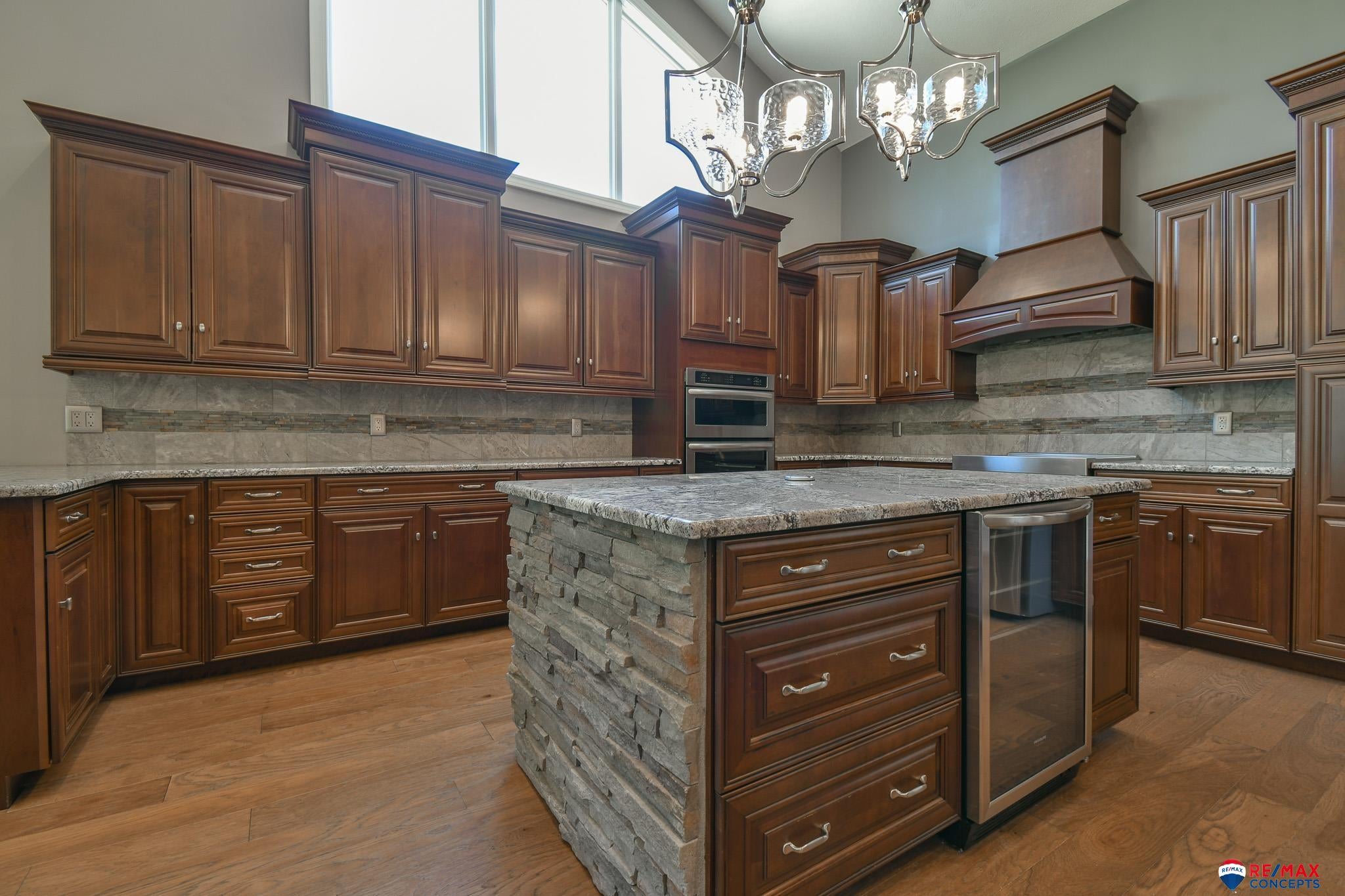 Lincoln, Nebraska, 68523, United States, 5 Bedrooms Bedrooms, ,5 BathroomsBathrooms,Residential,Active,1884993