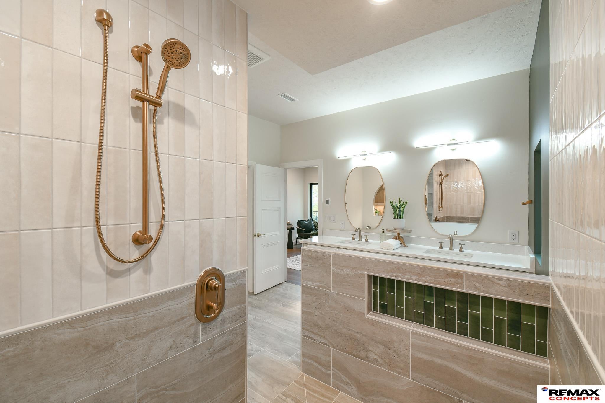 Denton, Nebraska, 68339, United States, 4 Bedrooms Bedrooms, ,5 BathroomsBathrooms,Residential,Active,1993967