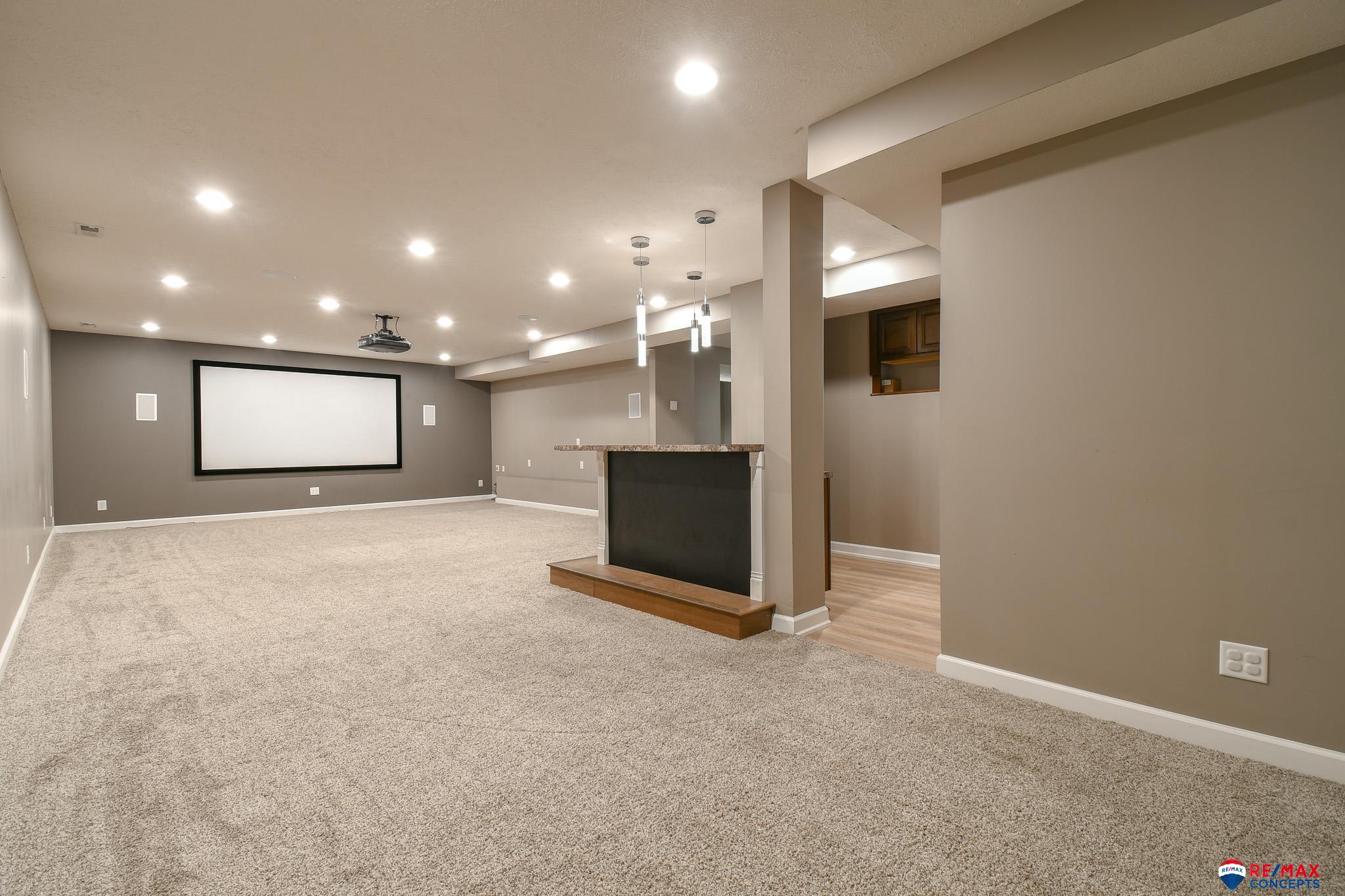 Lincoln, Nebraska, 68523, United States, 5 Bedrooms Bedrooms, ,5 BathroomsBathrooms,Residential,Active,1884993