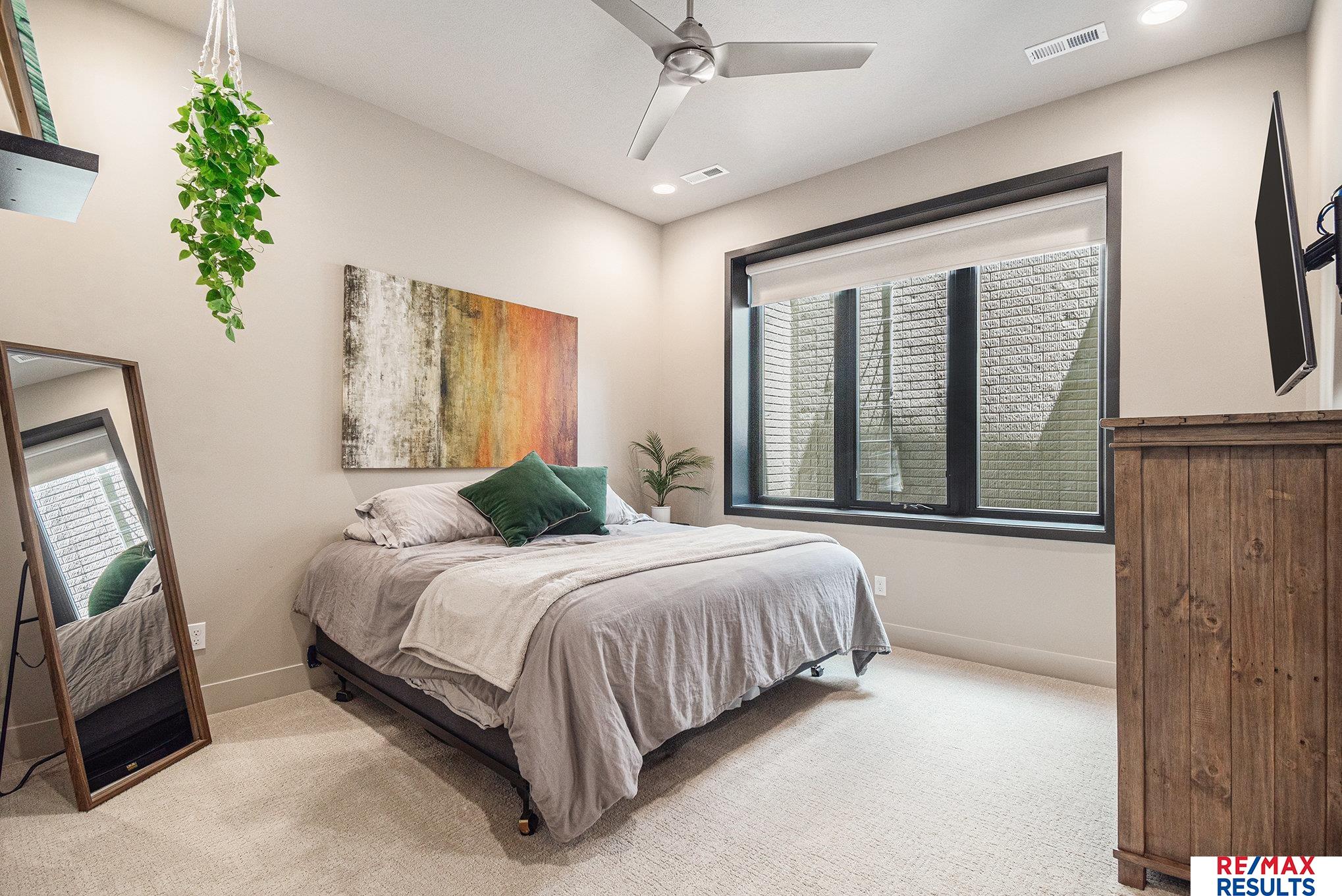 Elkhorn, Nebraska, 68022, United States, 5 Bedrooms Bedrooms, ,7 BathroomsBathrooms,Residential,Pending,1953673