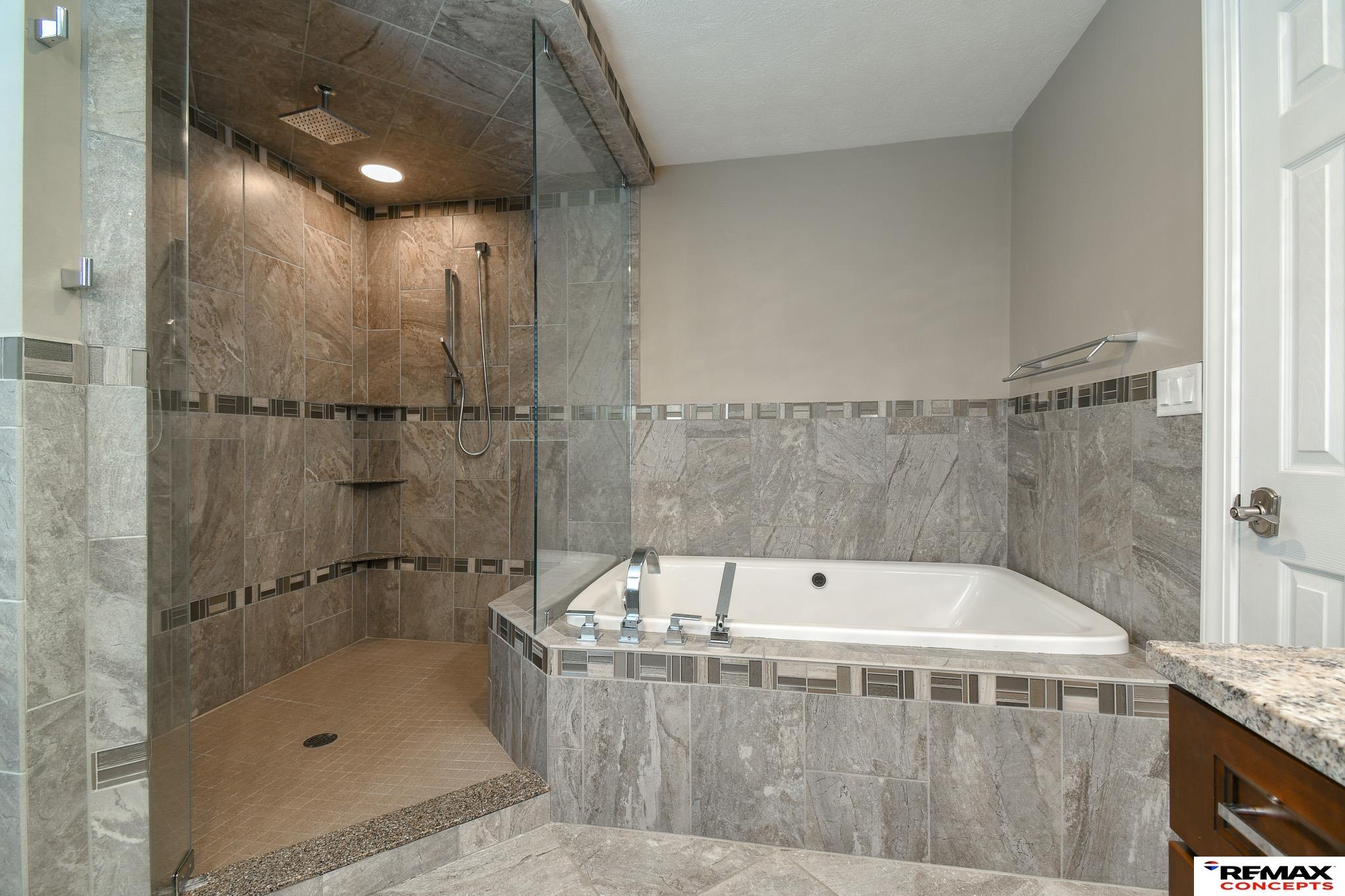 Lincoln, Nebraska, 68523, United States, 5 Bedrooms Bedrooms, ,5 BathroomsBathrooms,Residential,Active,1884993