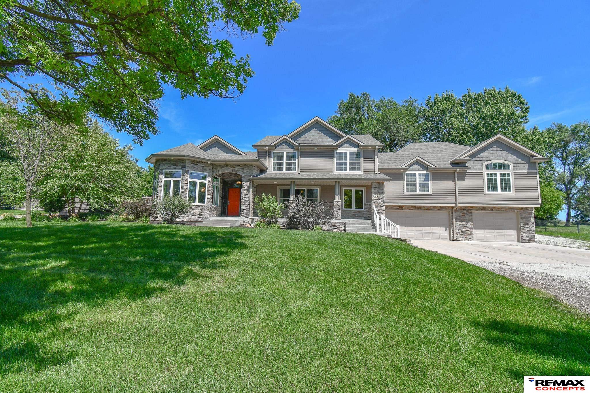 Lincoln, Nebraska, 68523, United States, 5 Bedrooms Bedrooms, ,5 BathroomsBathrooms,Residential,Active,1884993