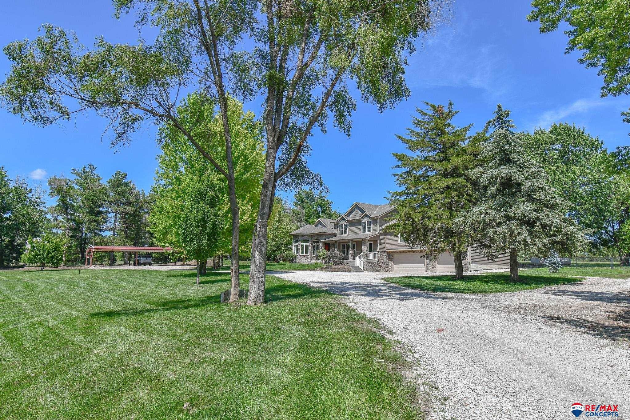 Lincoln, Nebraska, 68523, United States, 5 Bedrooms Bedrooms, ,5 BathroomsBathrooms,Residential,Active,1884993