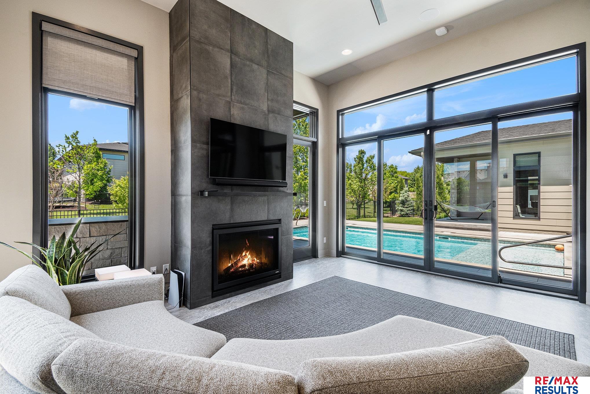 Elkhorn, Nebraska, 68022, United States, 5 Bedrooms Bedrooms, ,7 BathroomsBathrooms,Residential,Pending,1953673