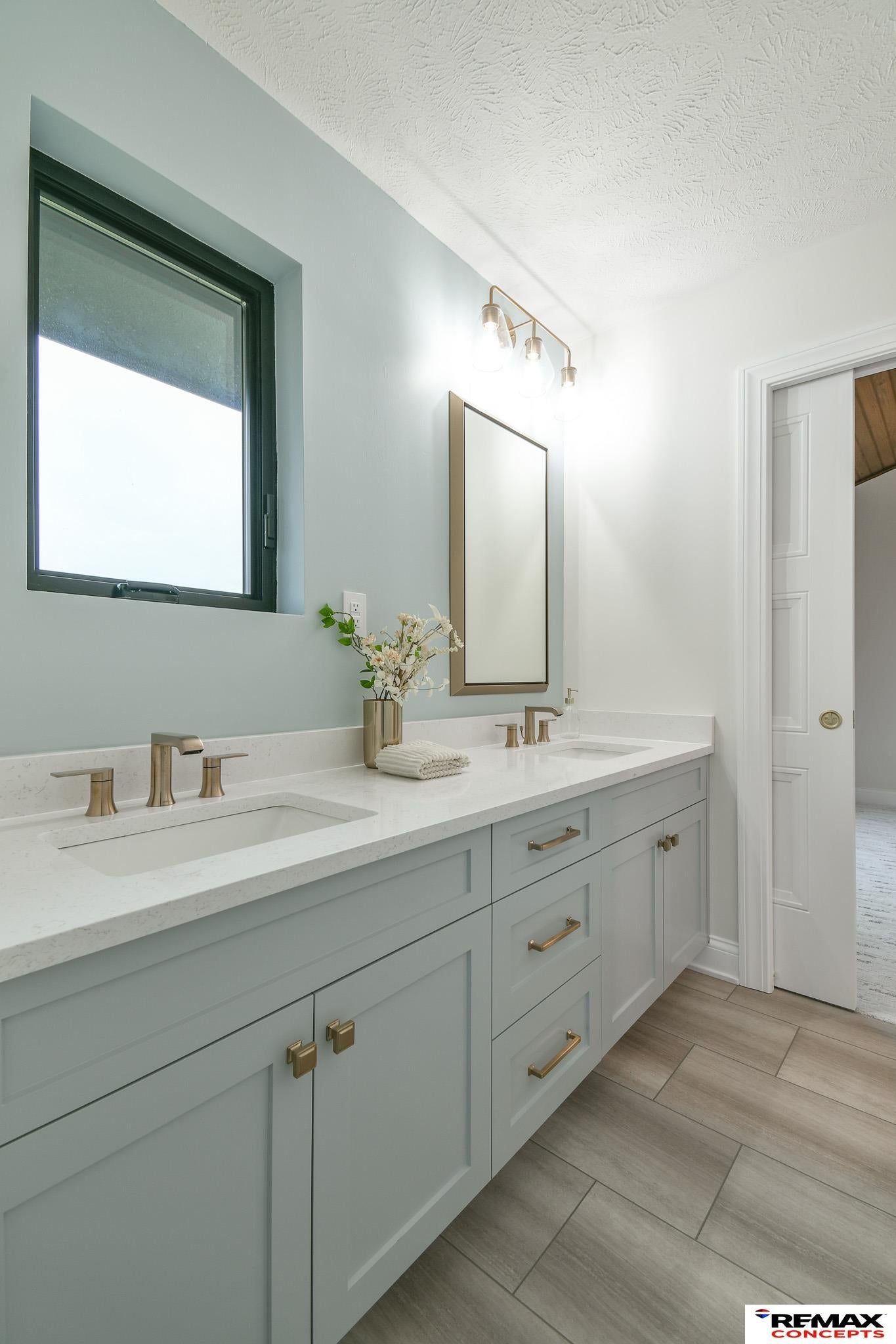 Denton, Nebraska, 68339, United States, 4 Bedrooms Bedrooms, ,5 BathroomsBathrooms,Residential,Active,1993967