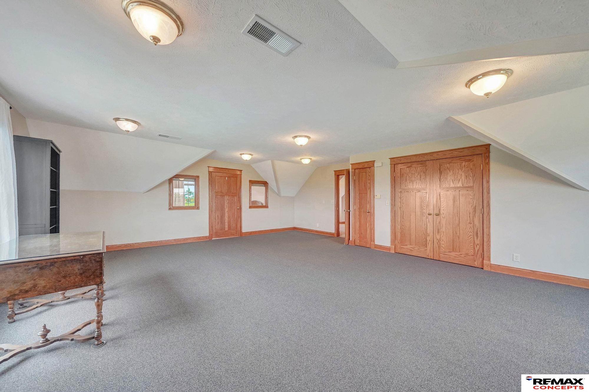 Roca, Nebraska, 68430, United States, 7 Bedrooms Bedrooms, ,4 BathroomsBathrooms,Residential,Active,1954025