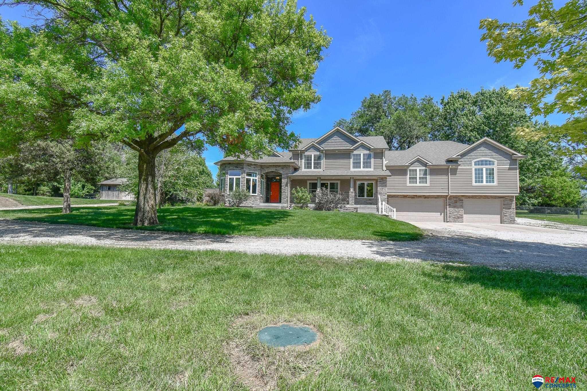 Lincoln, Nebraska, 68523, United States, 5 Bedrooms Bedrooms, ,5 BathroomsBathrooms,Residential,Active,1884993