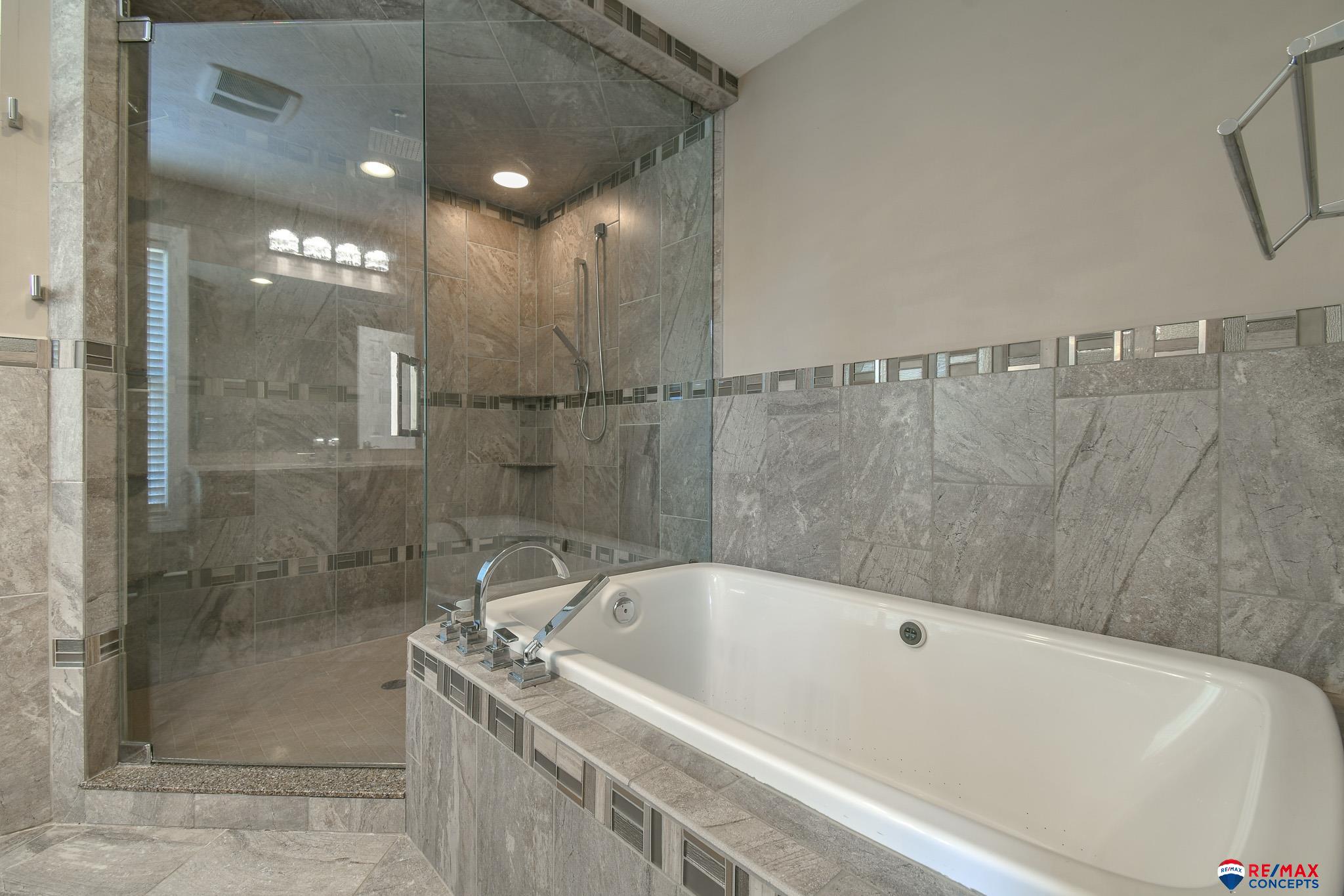 Lincoln, Nebraska, 68523, United States, 5 Bedrooms Bedrooms, ,5 BathroomsBathrooms,Residential,Active,1884993