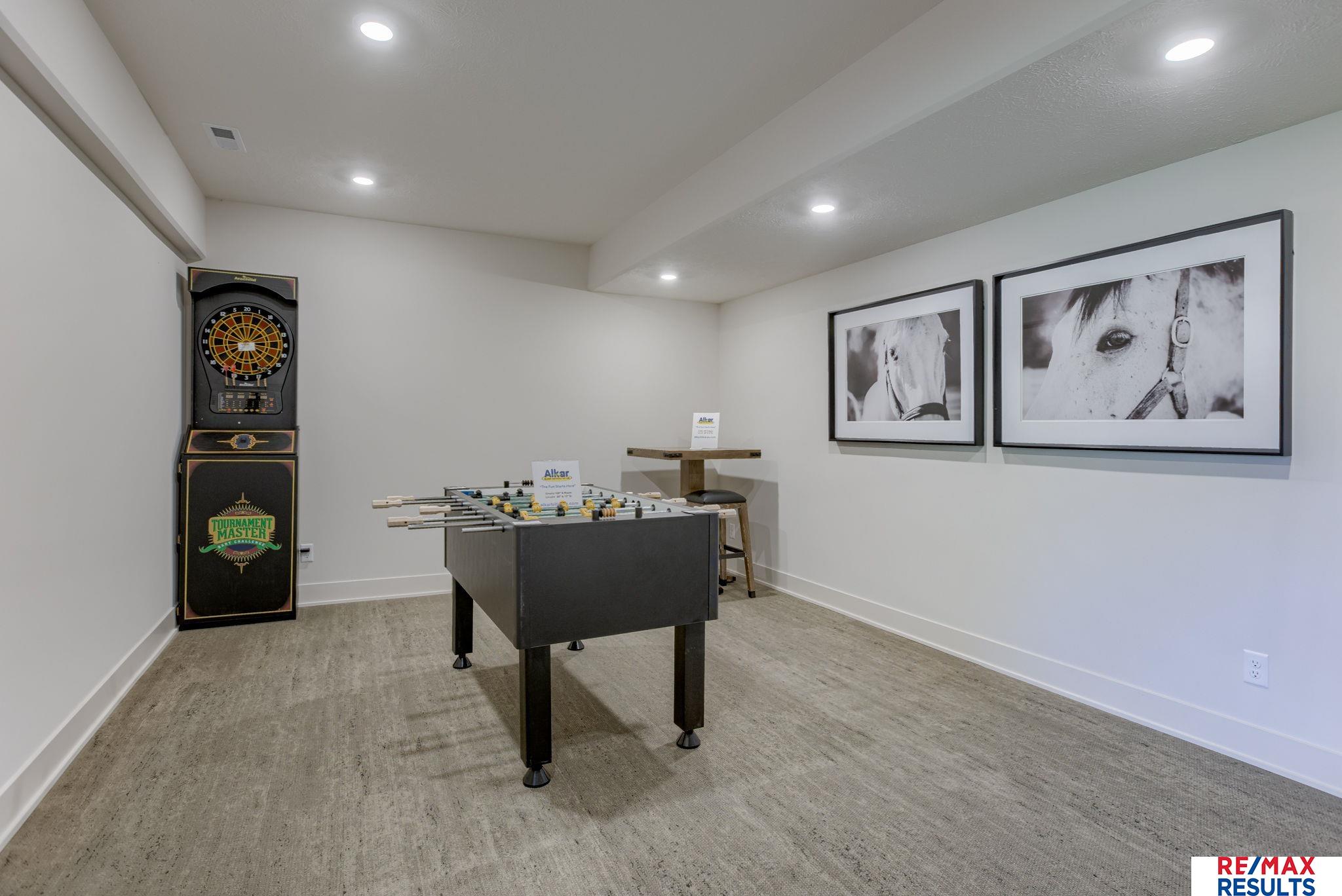 Omaha, Nebraska, 68022, United States, 5 Bedrooms Bedrooms, ,5 BathroomsBathrooms,Residential,Active,2008923