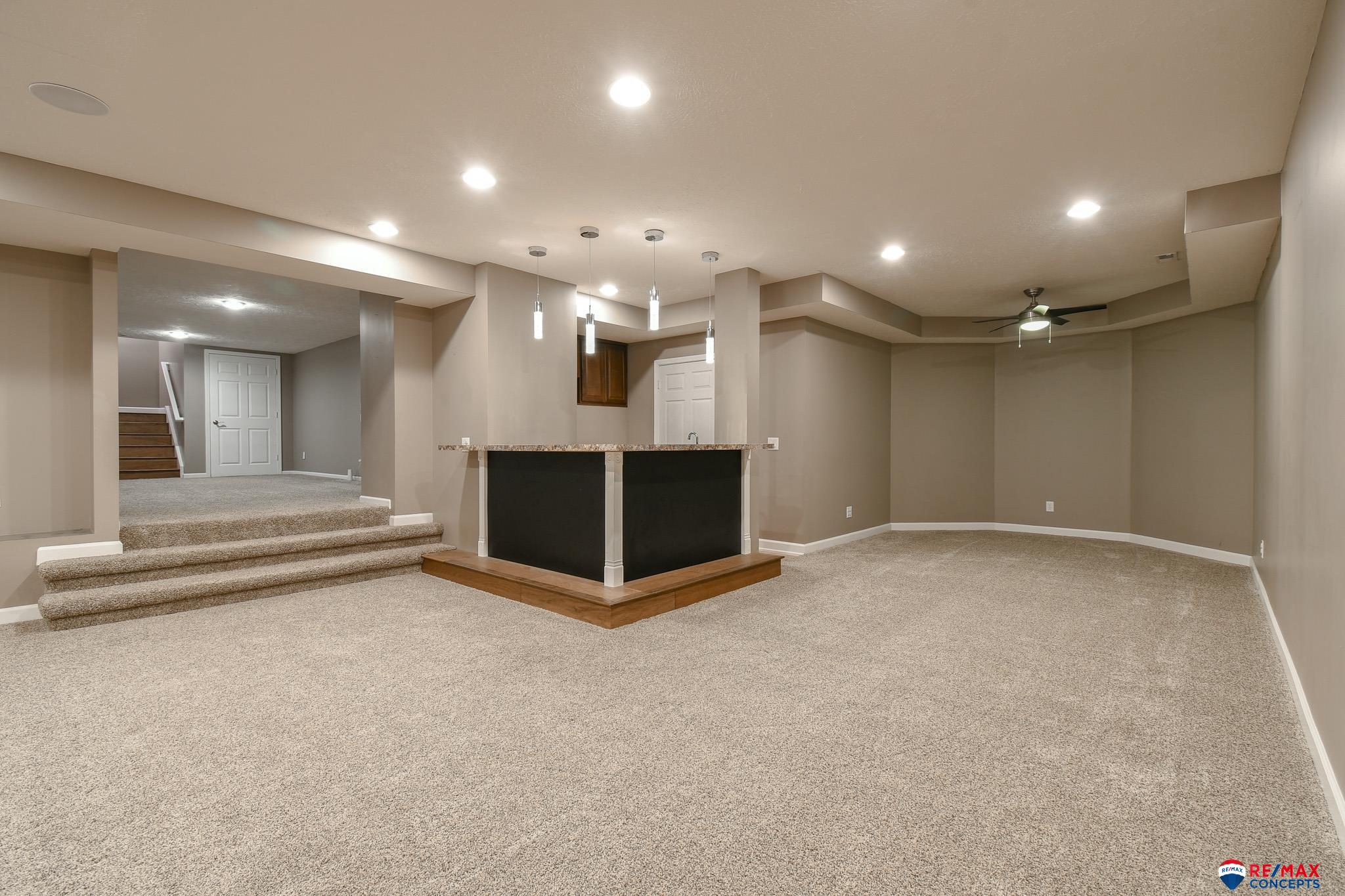 Lincoln, Nebraska, 68523, United States, 5 Bedrooms Bedrooms, ,5 BathroomsBathrooms,Residential,Active,1884993