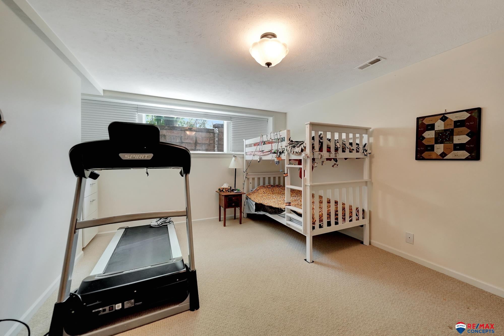 Lincoln, Nebraska, 68520, United States, 3 Bedrooms Bedrooms, ,5 BathroomsBathrooms,Residential,Active,1820460