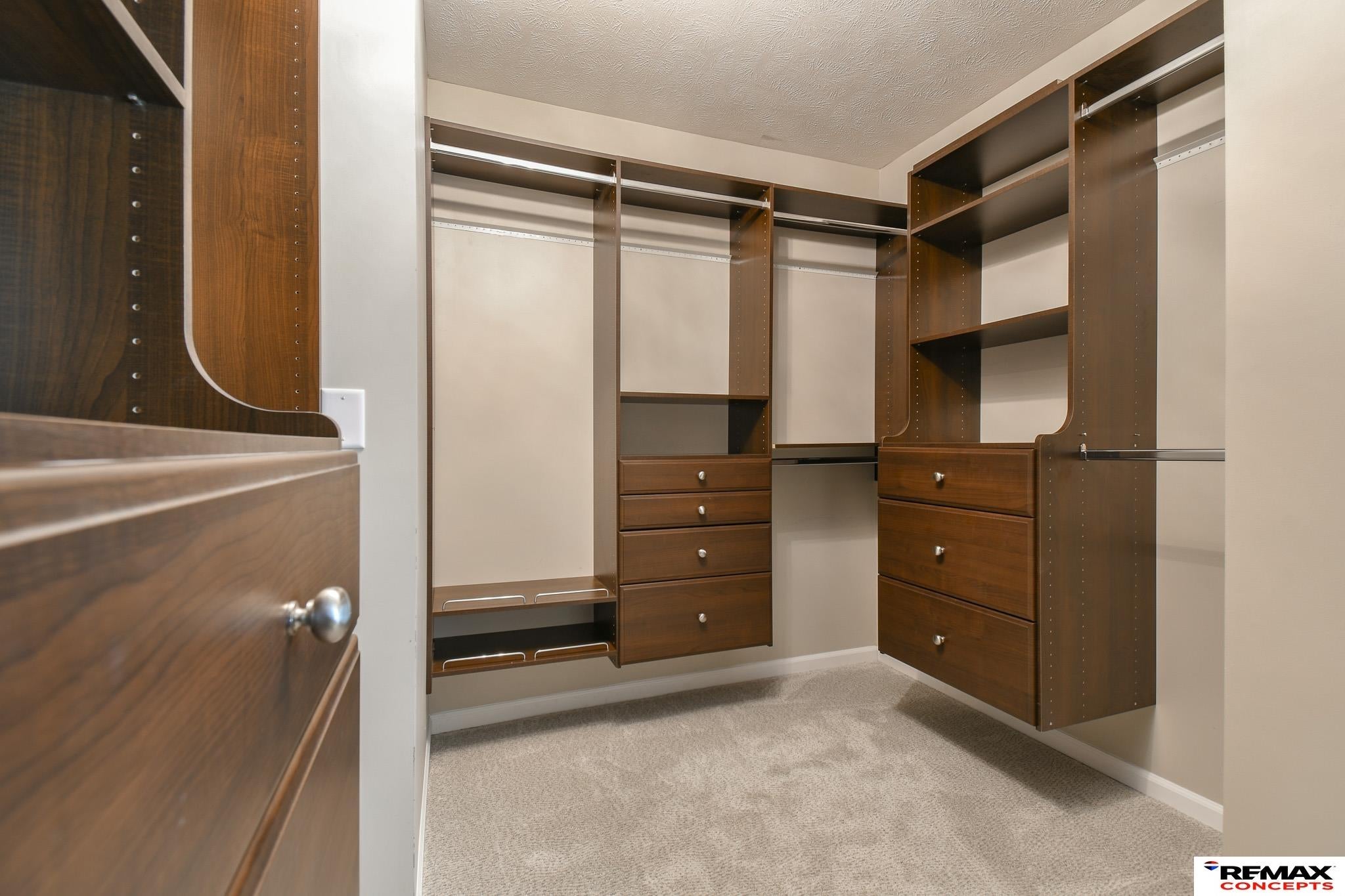 Lincoln, Nebraska, 68523, United States, 5 Bedrooms Bedrooms, ,5 BathroomsBathrooms,Residential,Active,1884993