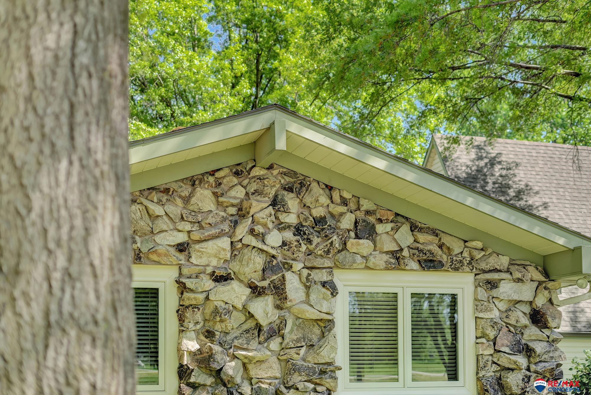 Lincoln, Nebraska, 68520, United States, 3 Bedrooms Bedrooms, ,5 BathroomsBathrooms,Residential,Active,1820460