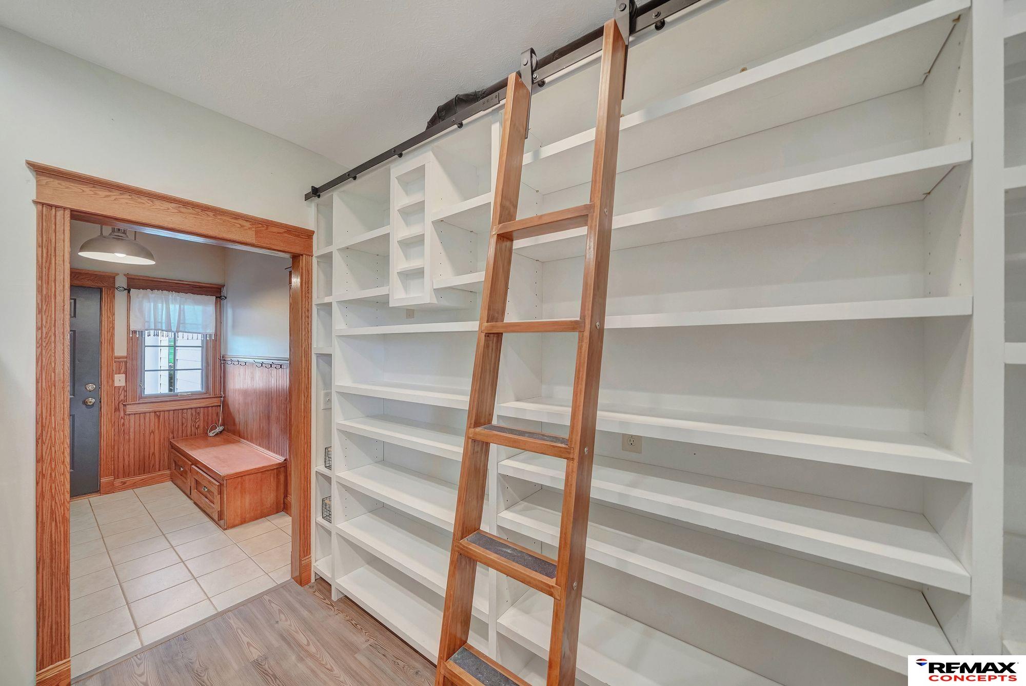 Roca, Nebraska, 68430, United States, 7 Bedrooms Bedrooms, ,4 BathroomsBathrooms,Residential,Active,1954025