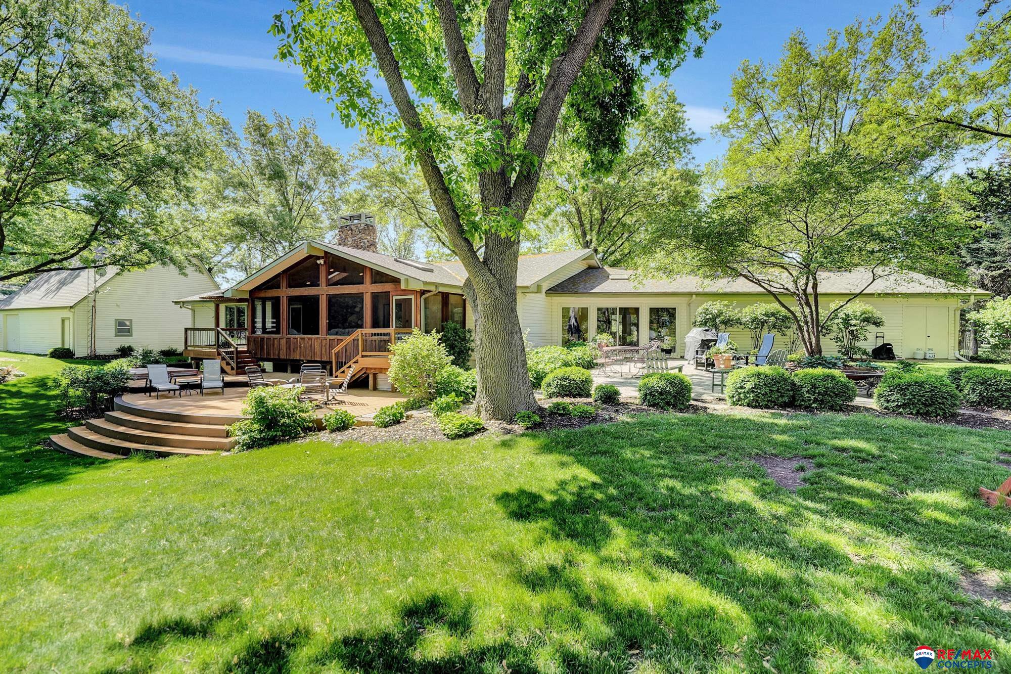 Lincoln, Nebraska, 68520, United States, 3 Bedrooms Bedrooms, ,5 BathroomsBathrooms,Residential,Active,1820460