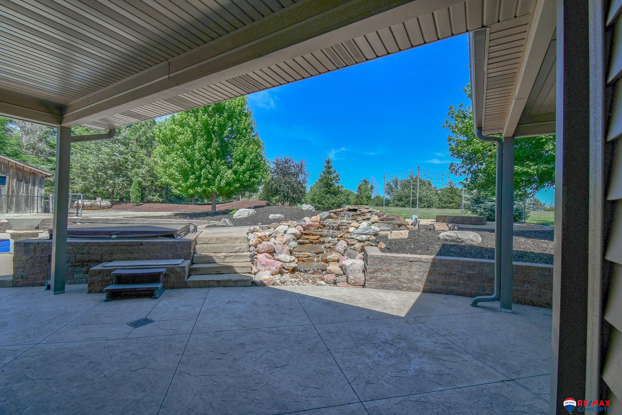 Lincoln, Nebraska, 68523, United States, 5 Bedrooms Bedrooms, ,5 BathroomsBathrooms,Residential,Active,1884993